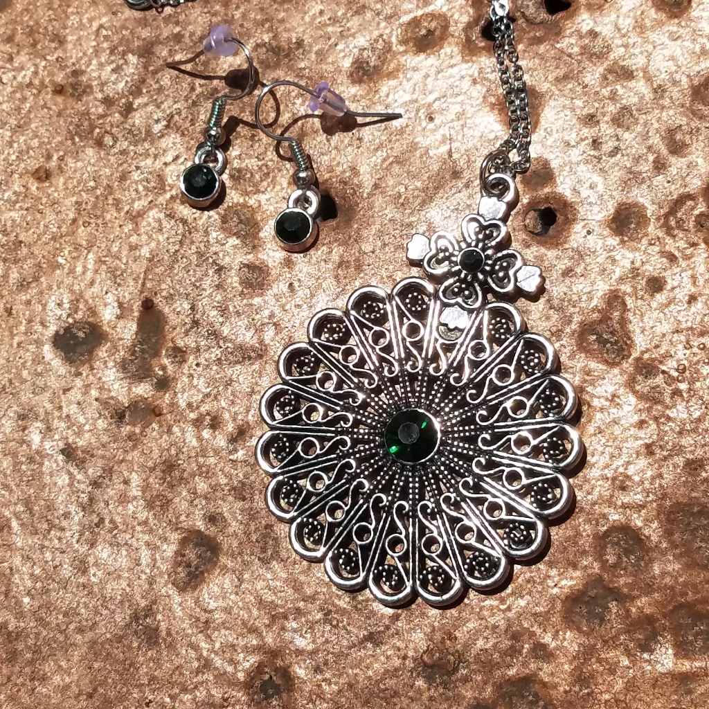 Silver Tone Necklace And Earrings Set